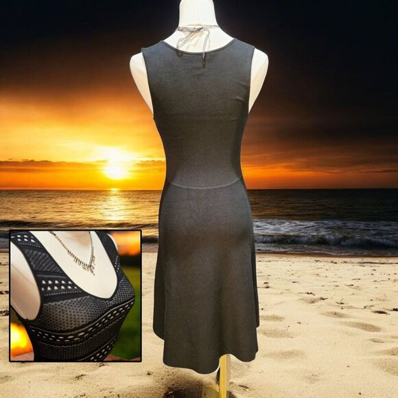 BCBGeneration ✦ Fit & Flare Knit Mini Dress ✦ Black & White V-Neck Sleeveless XS - Picture 3 of 14